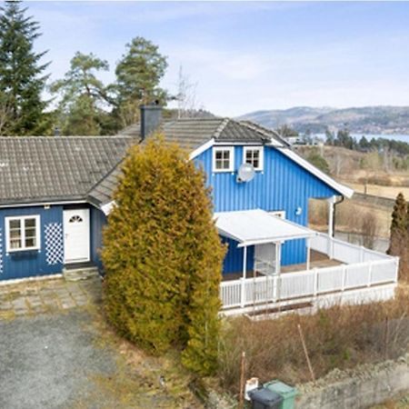 Blue House Brevik Porsgrunn Hotel ภายนอก รูปภาพ