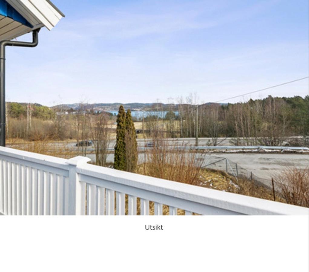 Blue House Brevik Porsgrunn Hotel ภายนอก รูปภาพ